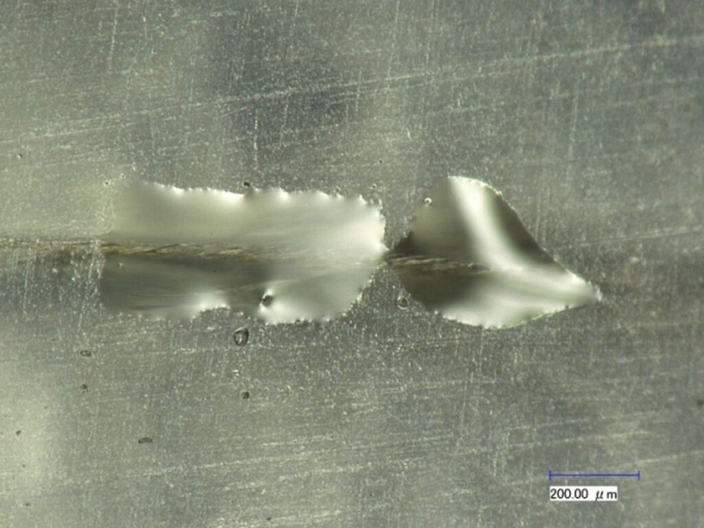 ABS樹脂表面の液状付着物の分析