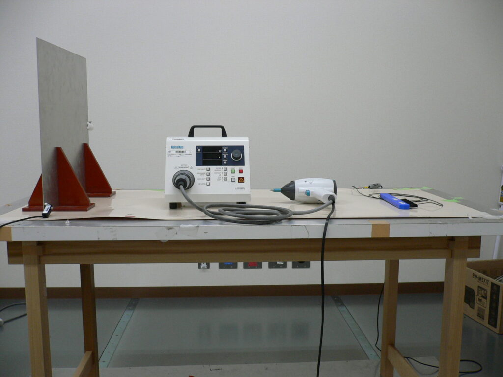 静電気放電イミュニティ試験器
