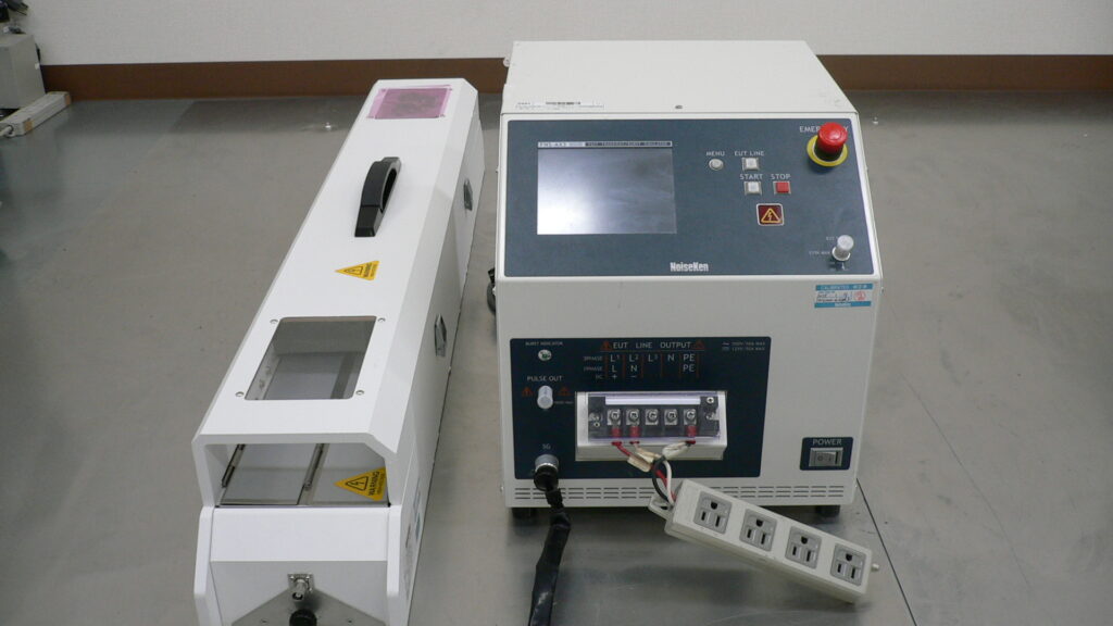 電気的ファーストトランジェント/バーストイミュニティ試験器
