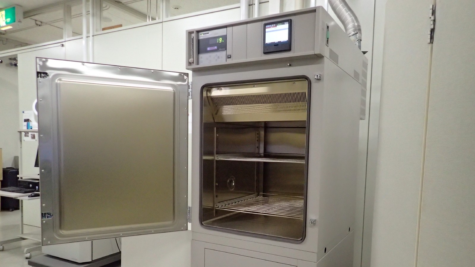 PVH-212M扉を開いた状態