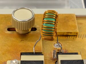 リード部品のインピーダンス測定用治具（500MHzまで）